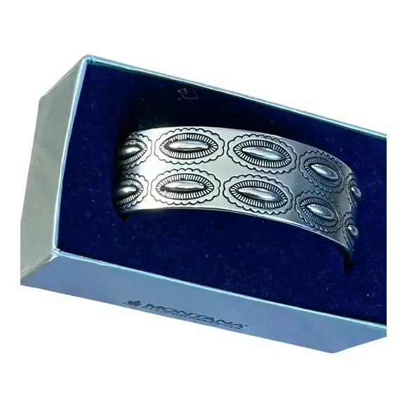 Montana Silversmiths Bracelet Womens Southwestern Echo Cuff New In Box - Picture 1 of 5